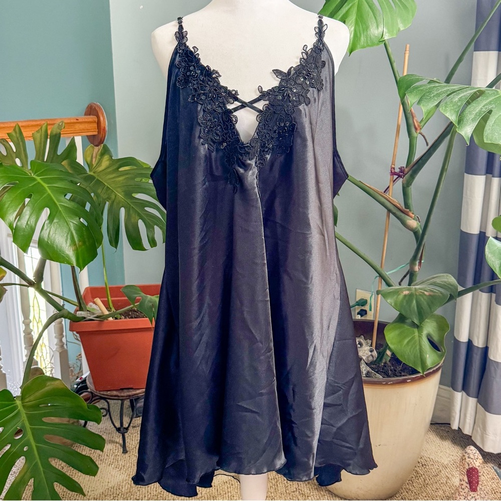 Elegant Black Lace Trim Nightgown Intimate Attitudes Vintage Retro - Picture 9 of 9